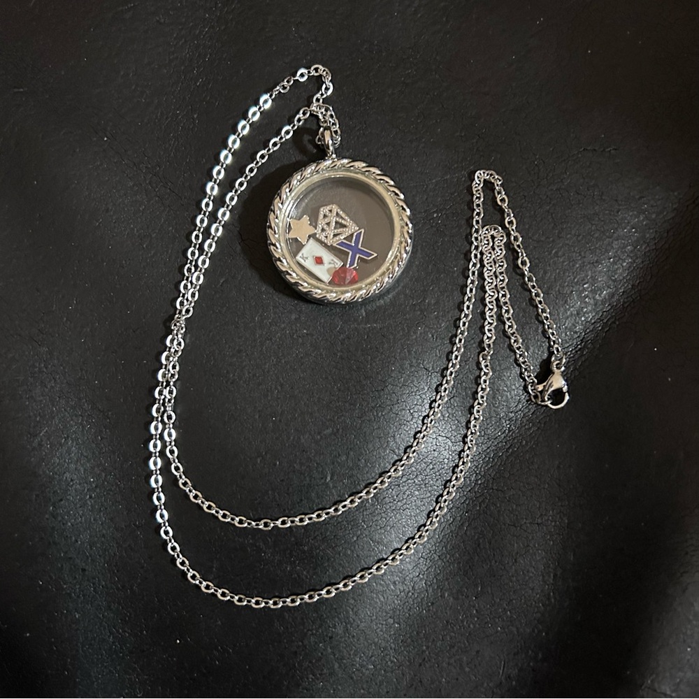 Effy Celebrity Cruises Silver Colour Charm Locket With Chain plus 5 charms